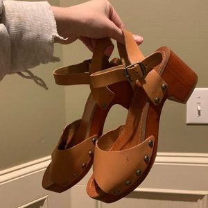 NWOT Lucky Brand Clog Sandals